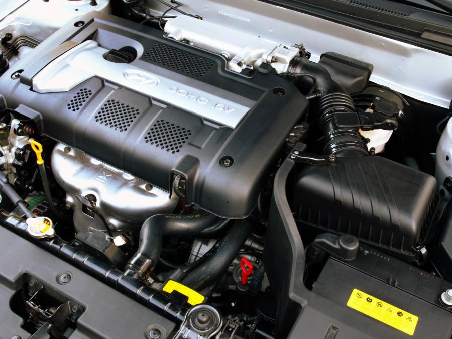  Hyundai Elantra Sedan 2003 года  (US) (фото 13 из 14)